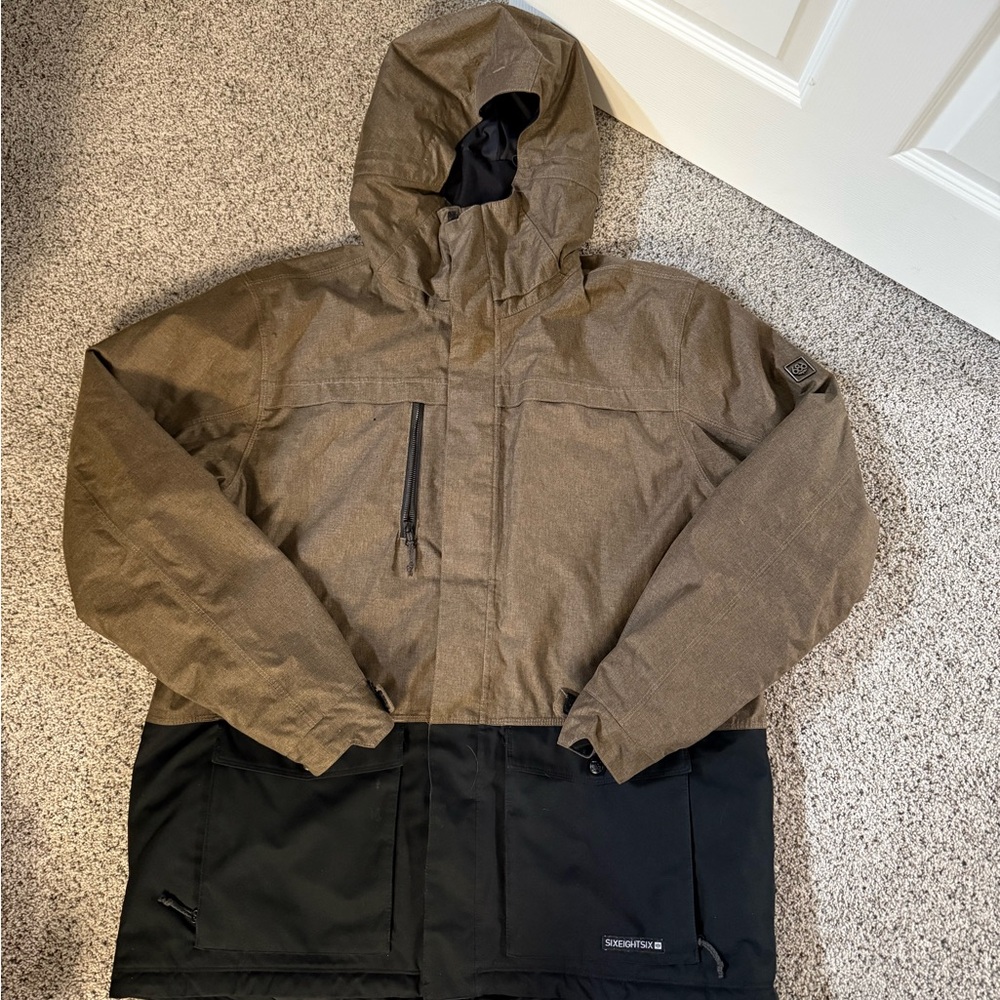 686 Men's Two-Tone Ski Jacket in Brown and Black